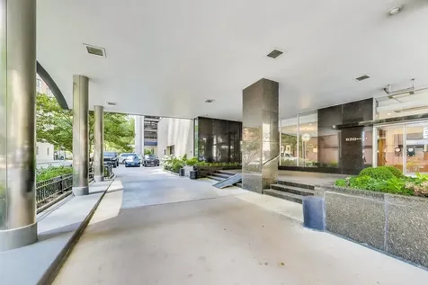 850 North Dewitt Place Chicago IL 60611