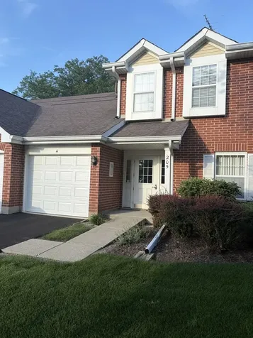 205 Ashbury Lane E Roselle IL 60172