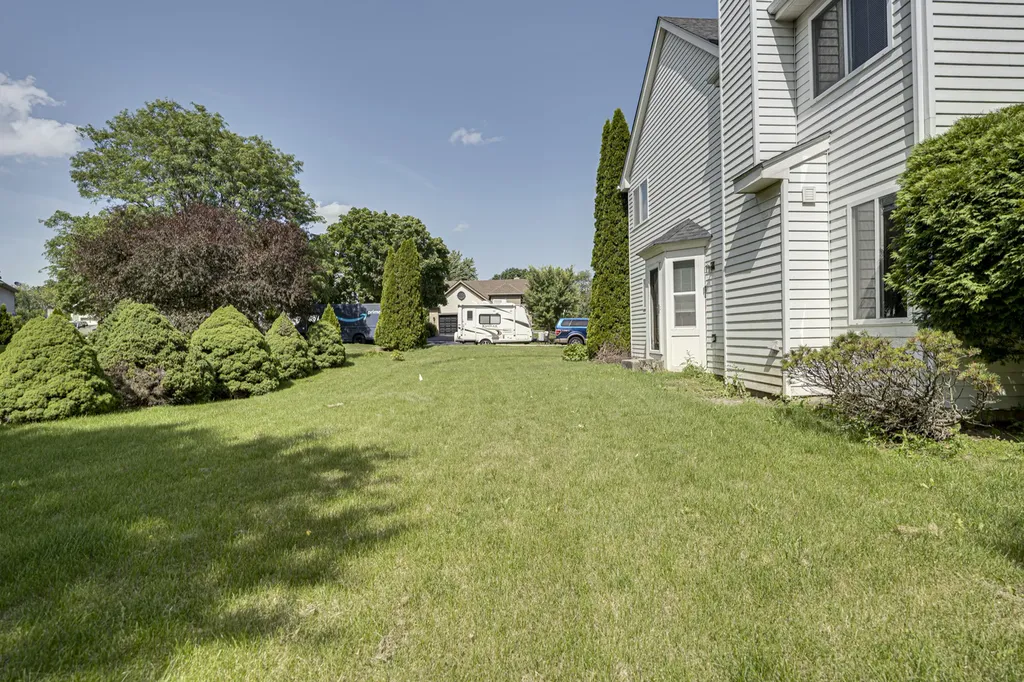 2464 Blue Spruce Lane Aurora IL 60502