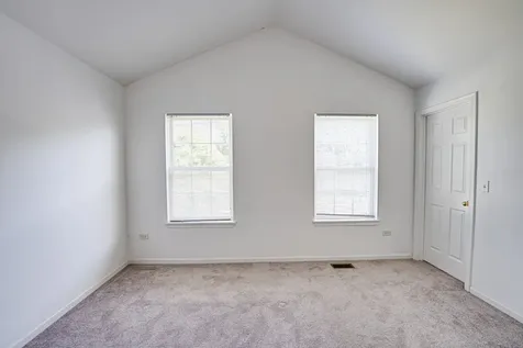 2464 Blue Spruce Lane Aurora IL 60502