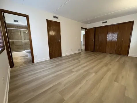 2416 West Foster Avenue Chicago IL 60625