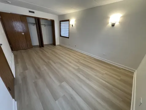 2416 West Foster Avenue Chicago IL 60625