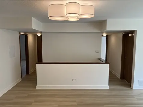 2416 West Foster Avenue Chicago IL 60625