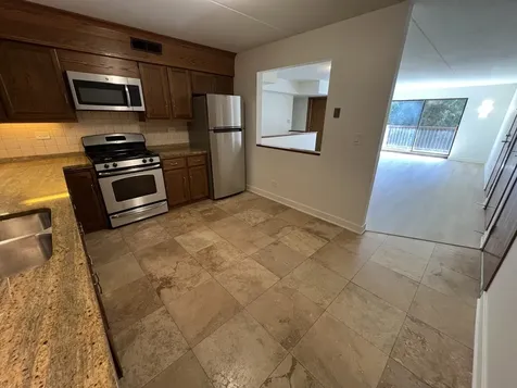 2416 West Foster Avenue Chicago IL 60625