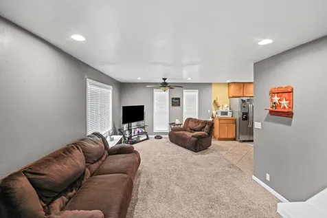 523 East Mitchell Street Salem IL 62881