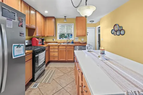 523 East Mitchell Street Salem IL 62881