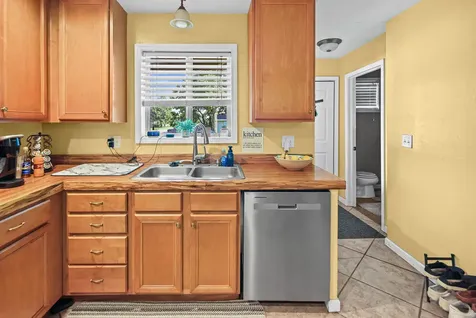 523 East Mitchell Street Salem IL 62881