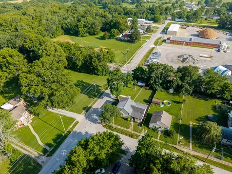 523 East Mitchell Street Salem IL 62881