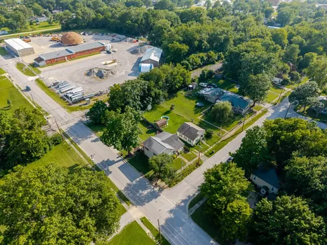 523 East Mitchell Street Salem IL 62881