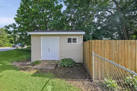 523 East Mitchell Street Salem IL 62881
