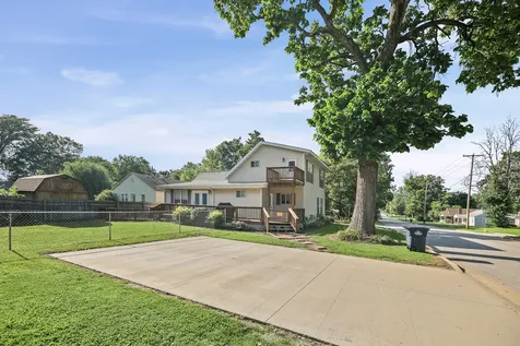 523 East Mitchell Street Salem IL 62881