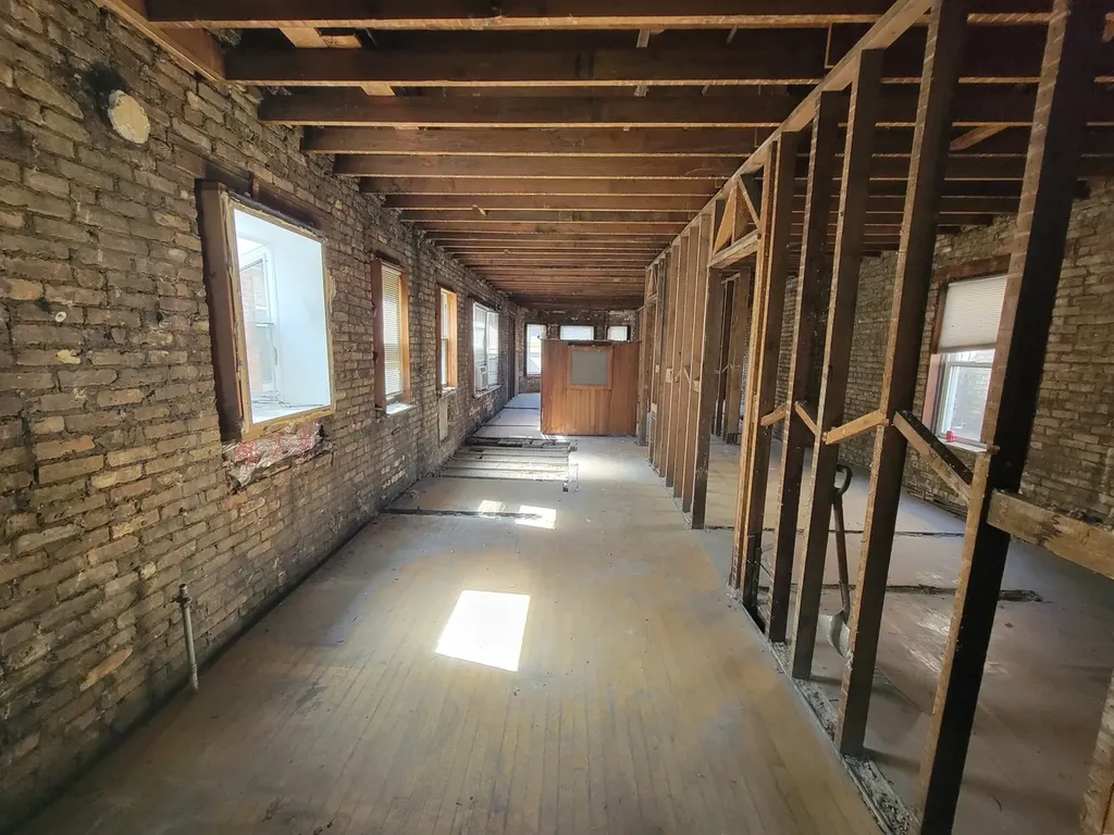 2302 West Addison Street Chicago IL 60618