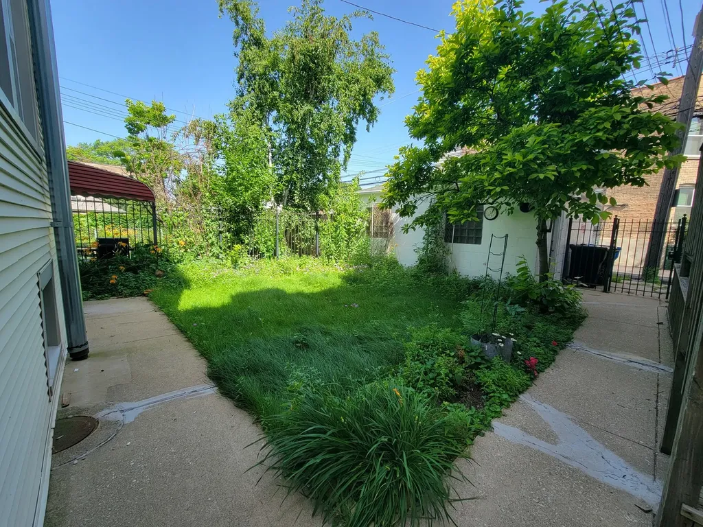 2302 West Addison Street Chicago IL 60618