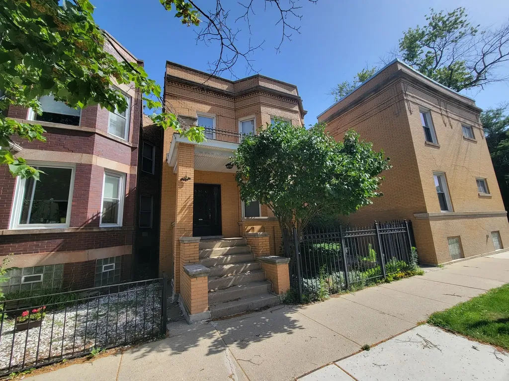 2302 West Addison Street Chicago IL 60618