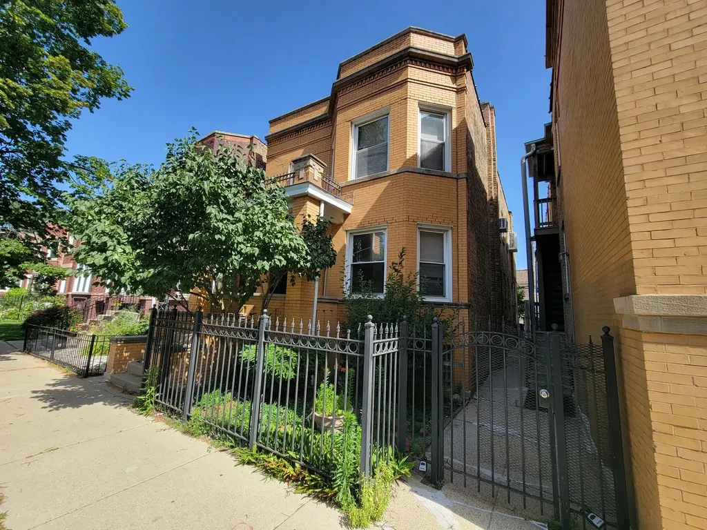 2302 West Addison Street Chicago IL 60618