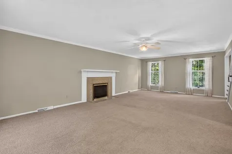 906 34 Avenue Moline IL 61265