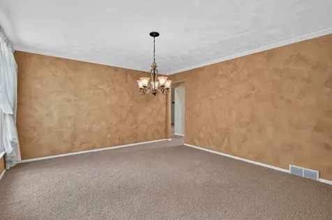 906 34 Avenue Moline IL 61265