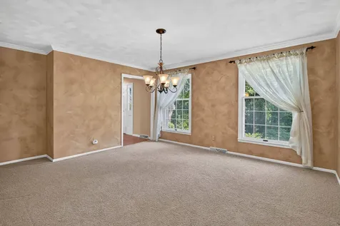 906 34 Avenue Moline IL 61265