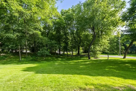 906 34 Avenue Moline IL 61265