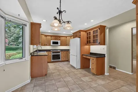 906 34 Avenue Moline IL 61265