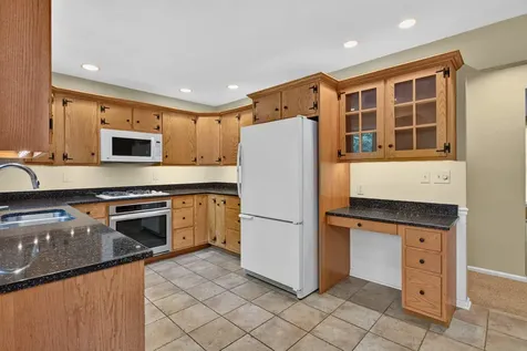 906 34 Avenue Moline IL 61265