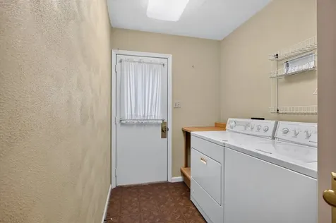 906 34 Avenue Moline IL 61265