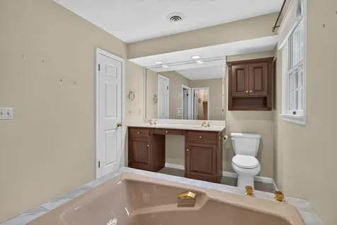906 34 Avenue Moline IL 61265