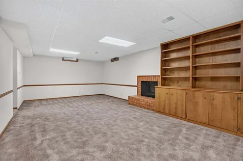906 34 Avenue Moline IL 61265
