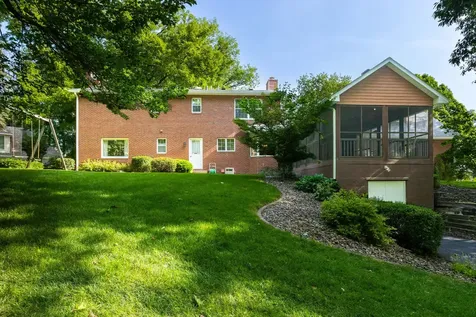 906 34 Avenue Moline IL 61265