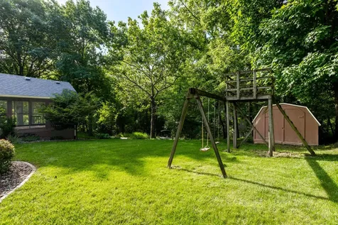 906 34 Avenue Moline IL 61265