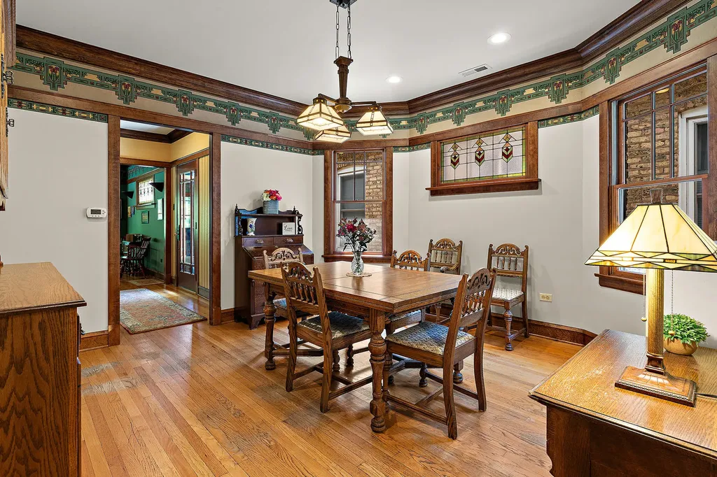 2948 West Wilson Avenue Chicago IL 60625
