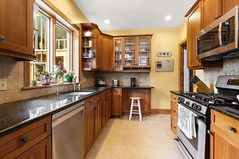 2948 West Wilson Avenue Chicago IL 60625