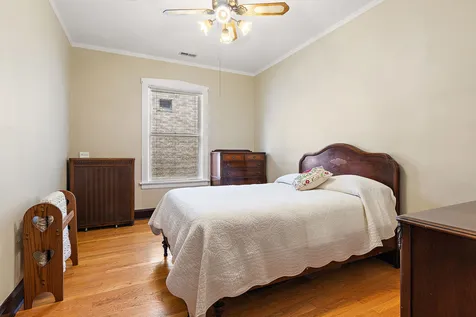 2948 West Wilson Avenue Chicago IL 60625
