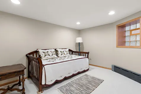2948 West Wilson Avenue Chicago IL 60625