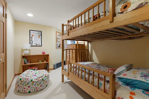2948 West Wilson Avenue Chicago IL 60625