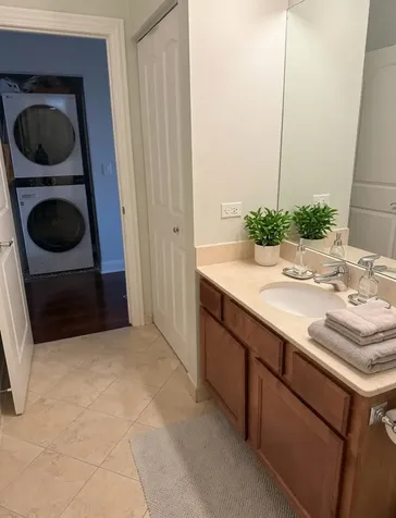 2243 North Lister Avenue Chicago IL 60614