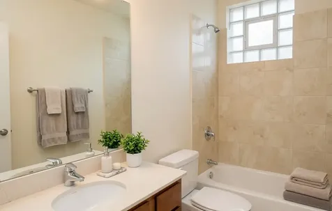 2243 North Lister Avenue Chicago IL 60614