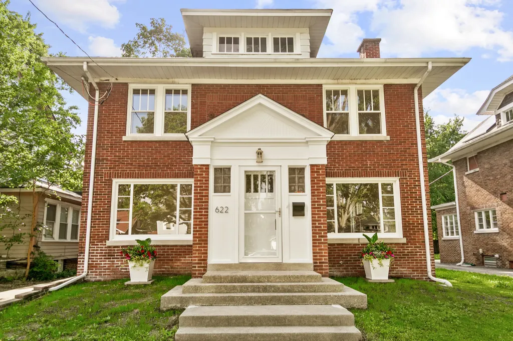 622 Sexton Street Aurora IL 60505