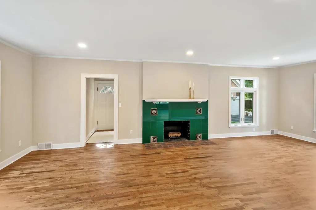 622 Sexton Street Aurora IL 60505