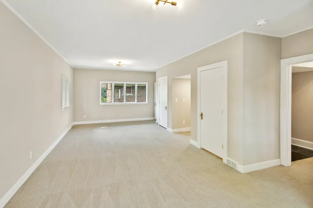 622 Sexton Street Aurora IL 60505