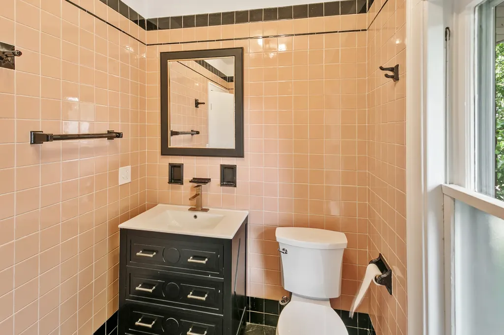 622 Sexton Street Aurora IL 60505