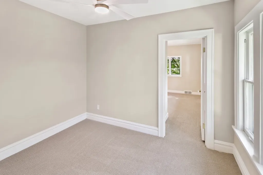 622 Sexton Street Aurora IL 60505
