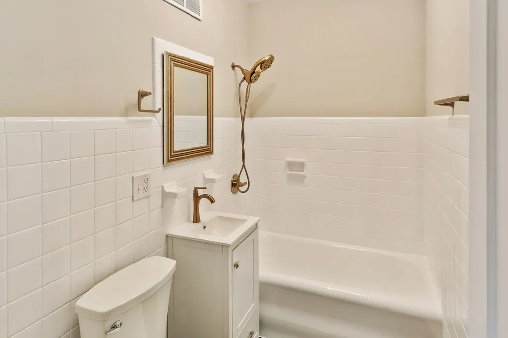 622 Sexton Street Aurora IL 60505