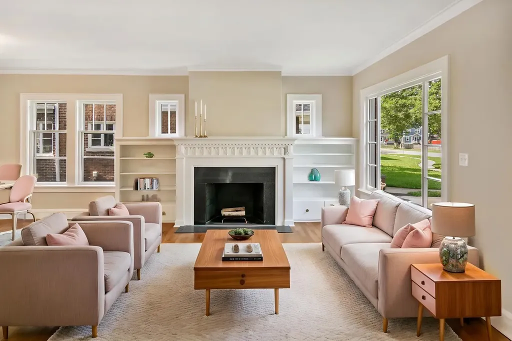 622 Sexton Street Aurora IL 60505