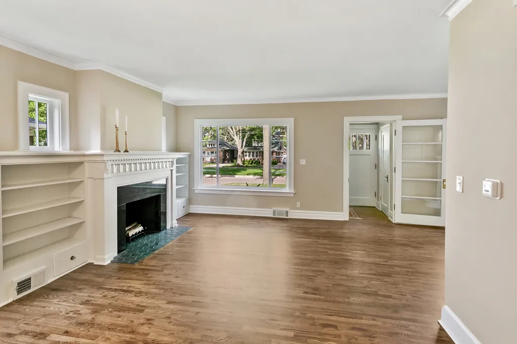 622 Sexton Street Aurora IL 60505