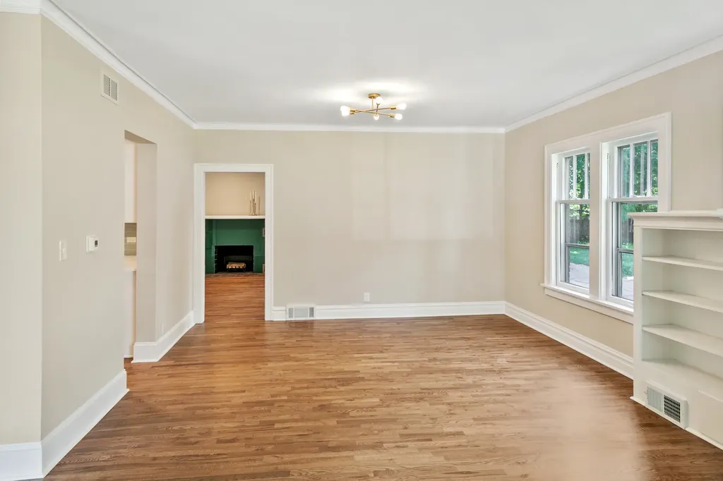 622 Sexton Street Aurora IL 60505