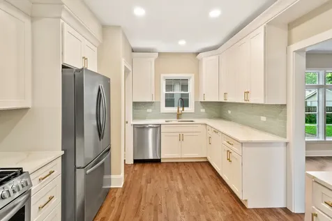 622 Sexton Street Aurora IL 60505