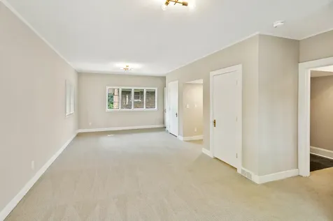 622 Sexton Street Aurora IL 60505