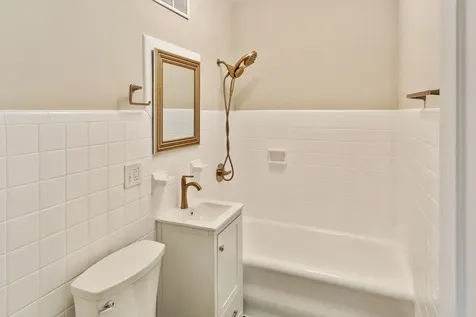 622 Sexton Street Aurora IL 60505