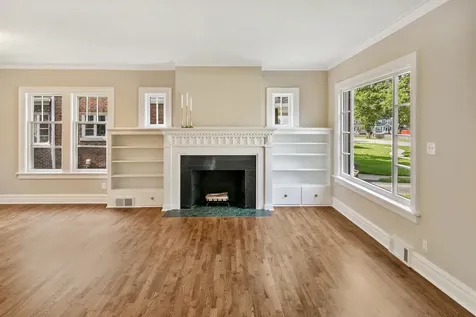 622 Sexton Street Aurora IL 60505